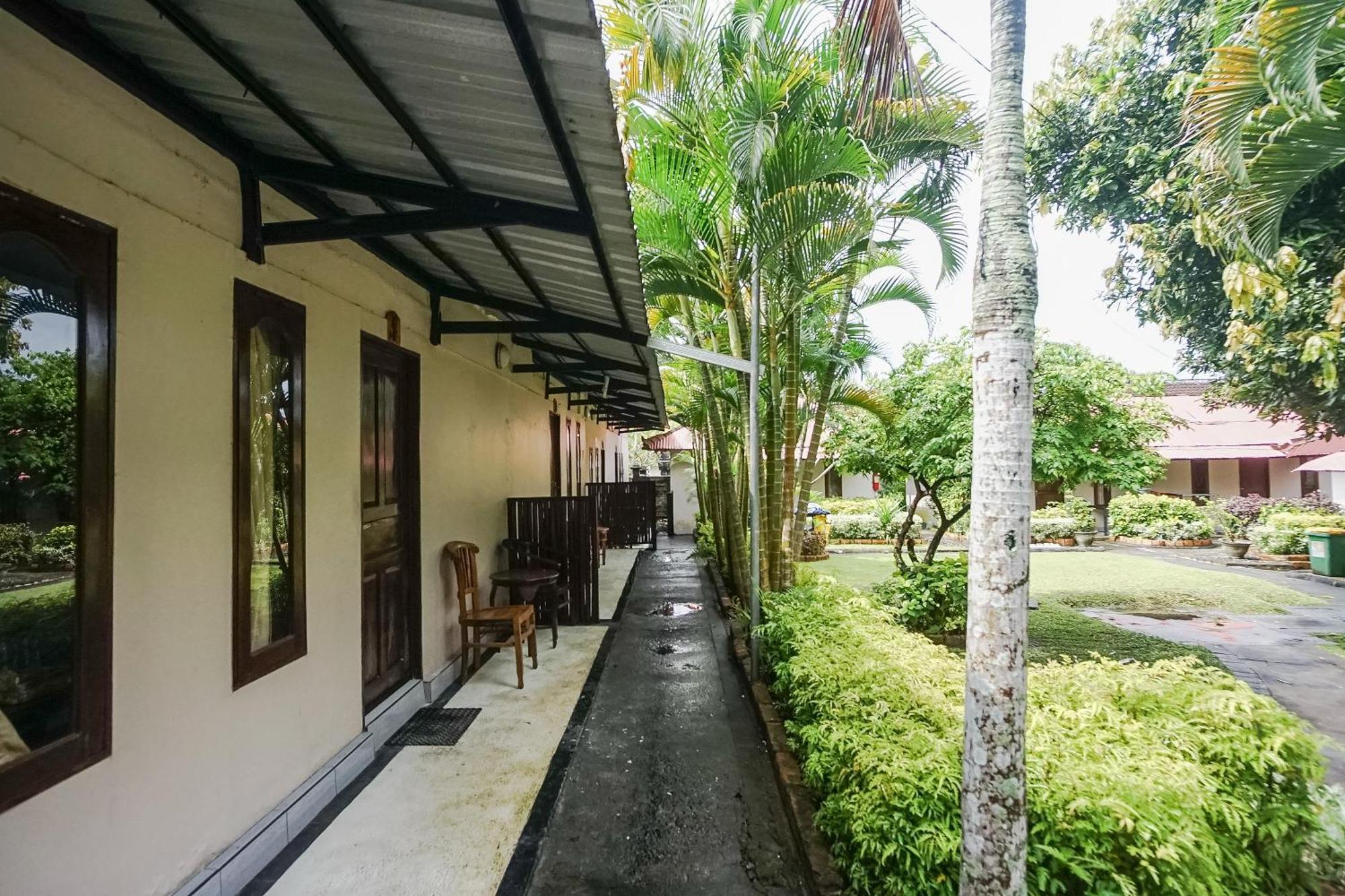 Hotel Kampung 168 Jimbaran Esterno foto
