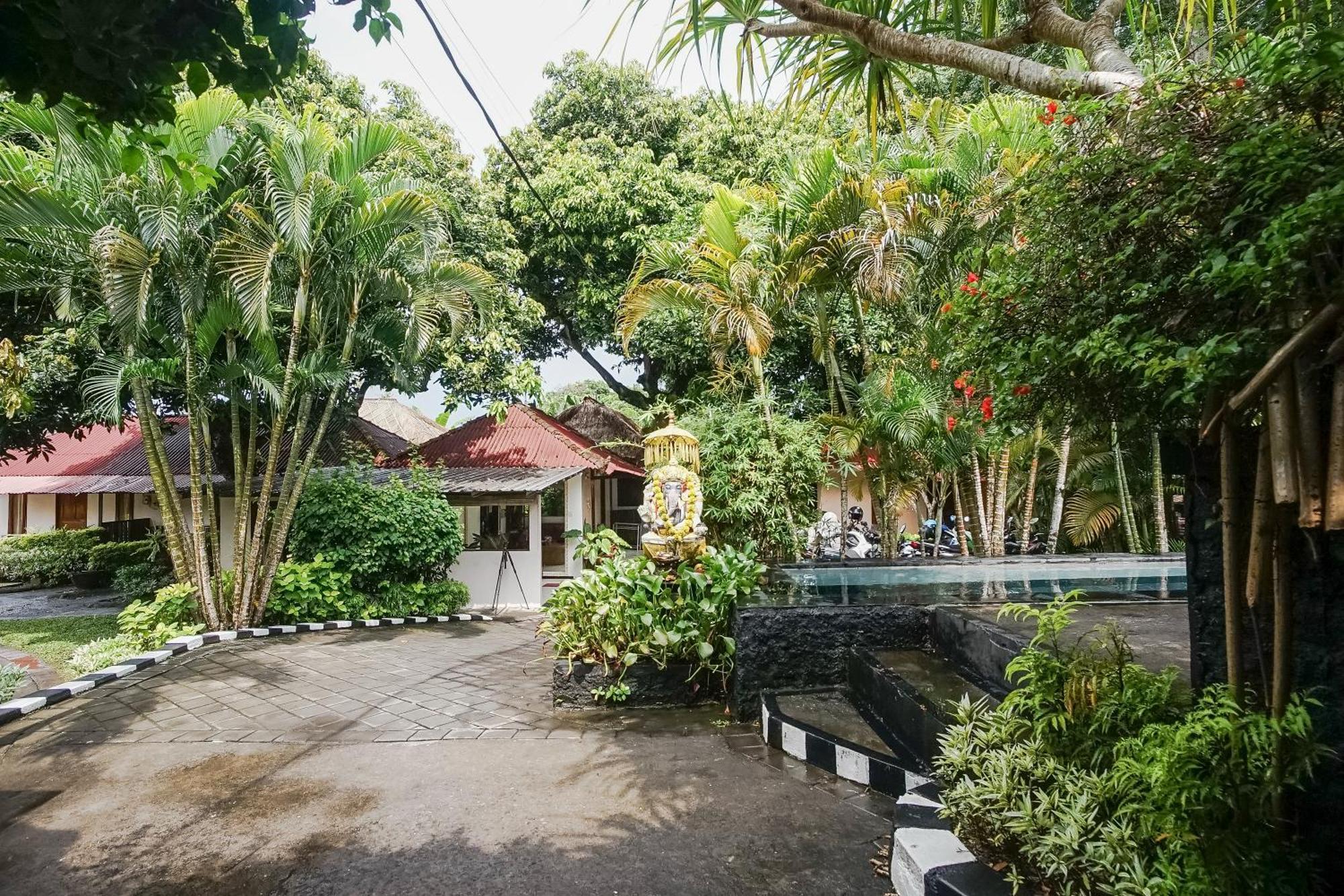 Hotel Kampung 168 Jimbaran Esterno foto